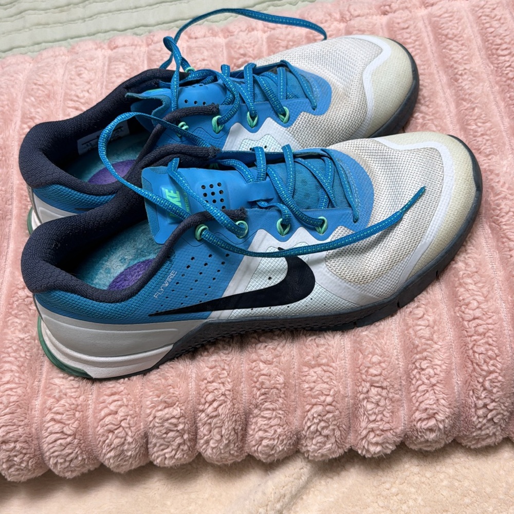 Nike metcons gently used